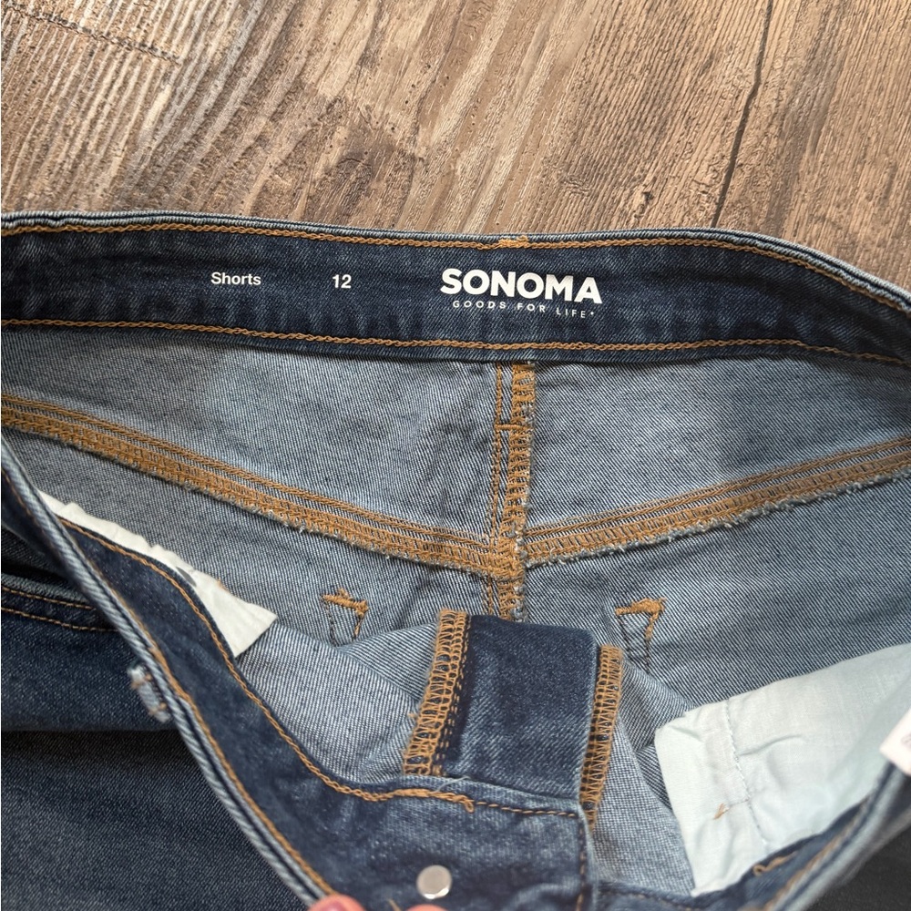 Sonoma Women's Size 12 Classic Blue Jean Shorts NWT - Picture 5 of 7